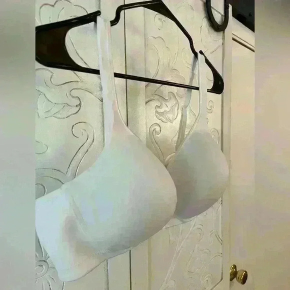 Vanity Fair Body Caress Full Coverage Wireless Bra 〰️ 42B 〰️ Style # 72335 - Picture 6 of 10